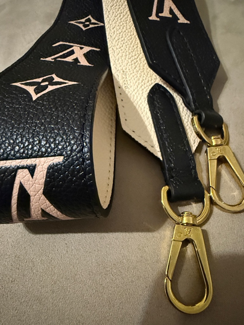 Authentic Louis Vuitton Empreinte bicolor monogram bandouliere leather bag strap - Picture 2 of 12